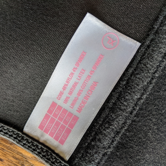 Waist trainer.   Lg - Picture 3 of 3